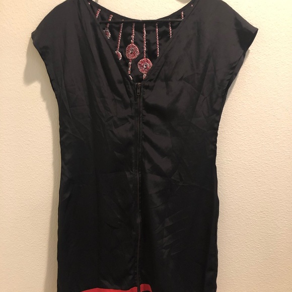 Beautiful Dress - Picture 2 of 8